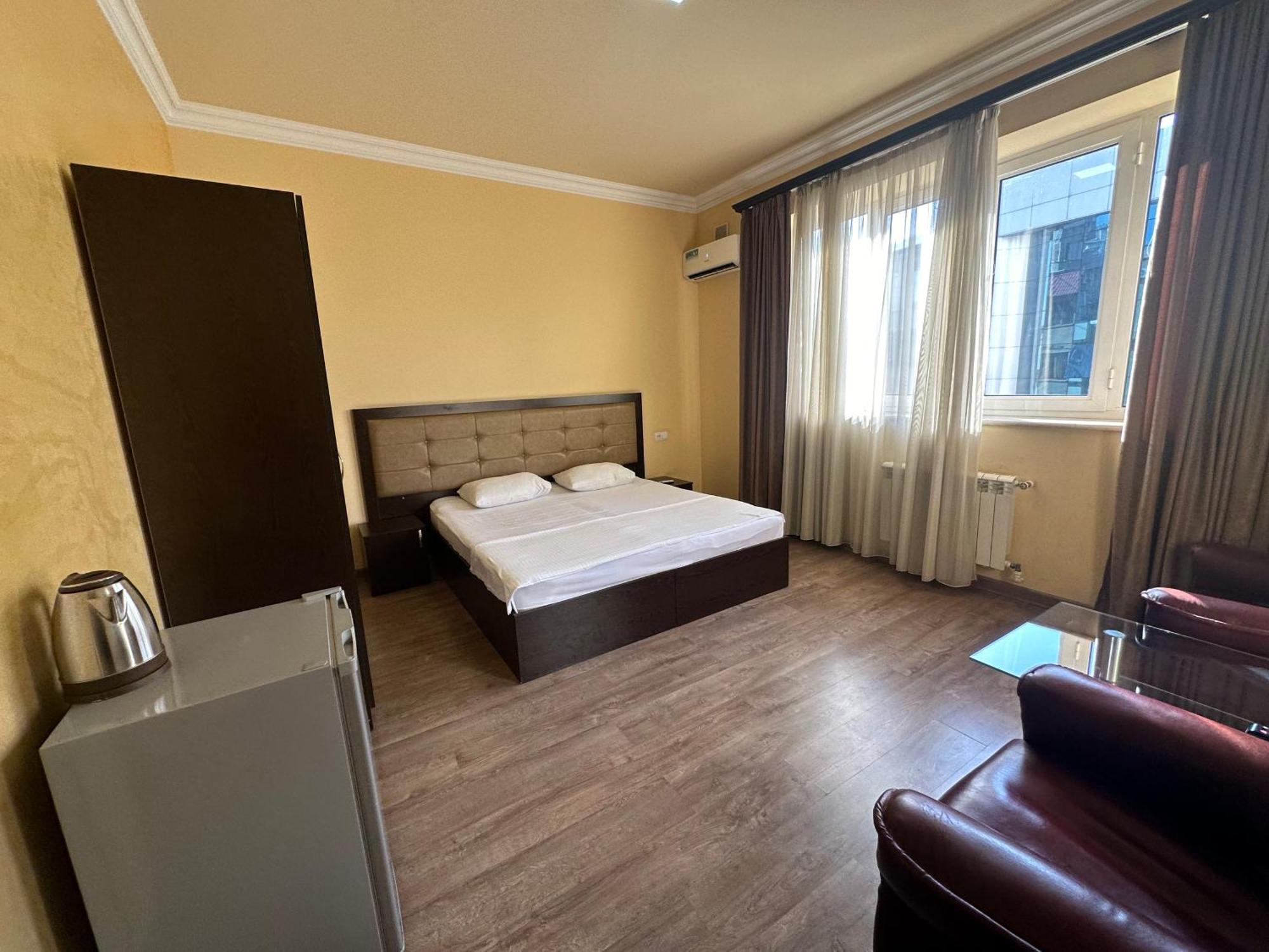 Express Hotel Erévan Extérieur photo