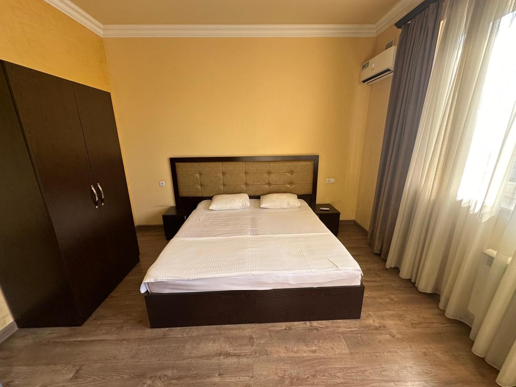 Express Hotel Erévan Extérieur photo