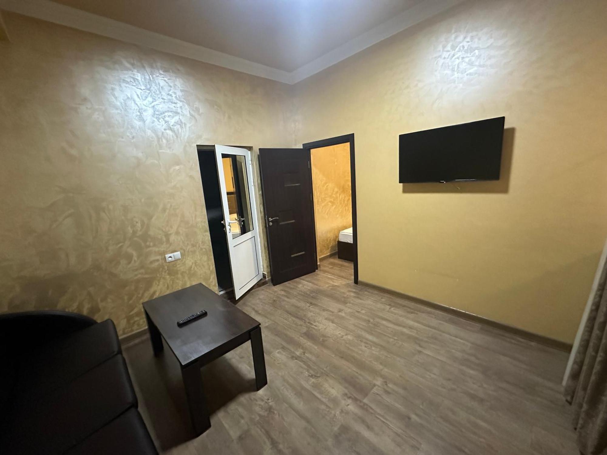 Express Hotel Erévan Extérieur photo