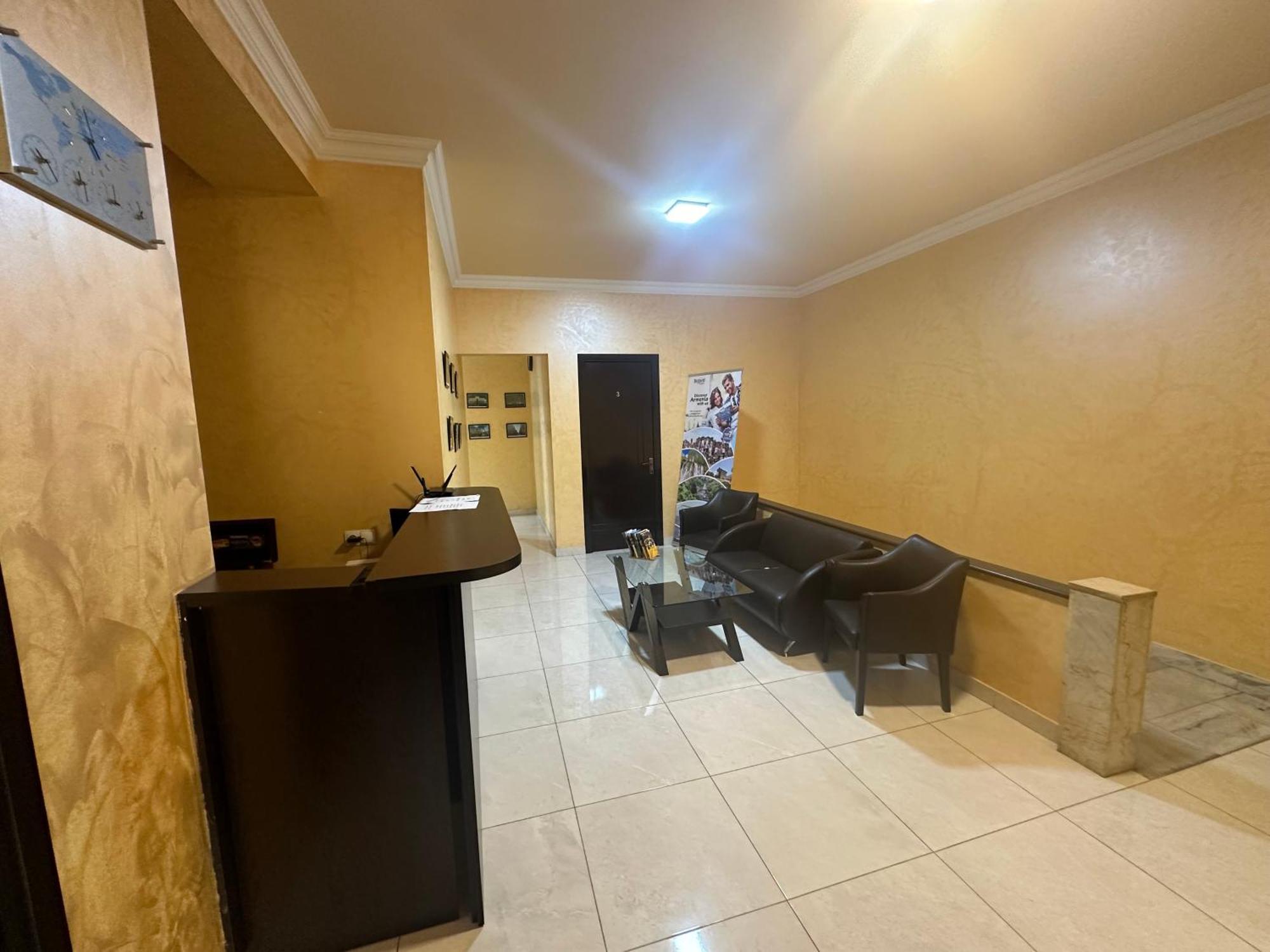 Express Hotel Erévan Extérieur photo