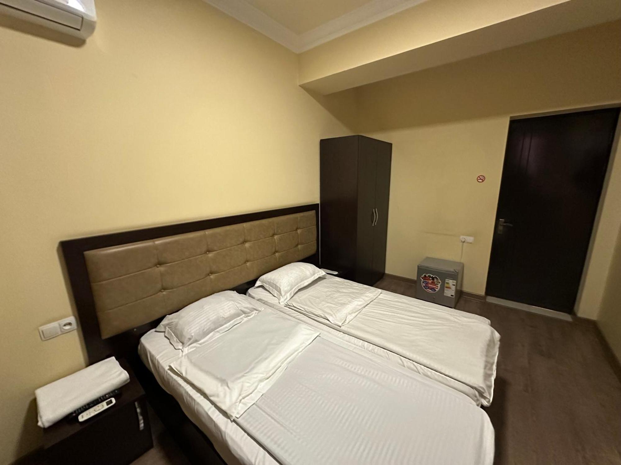 Express Hotel Erévan Extérieur photo