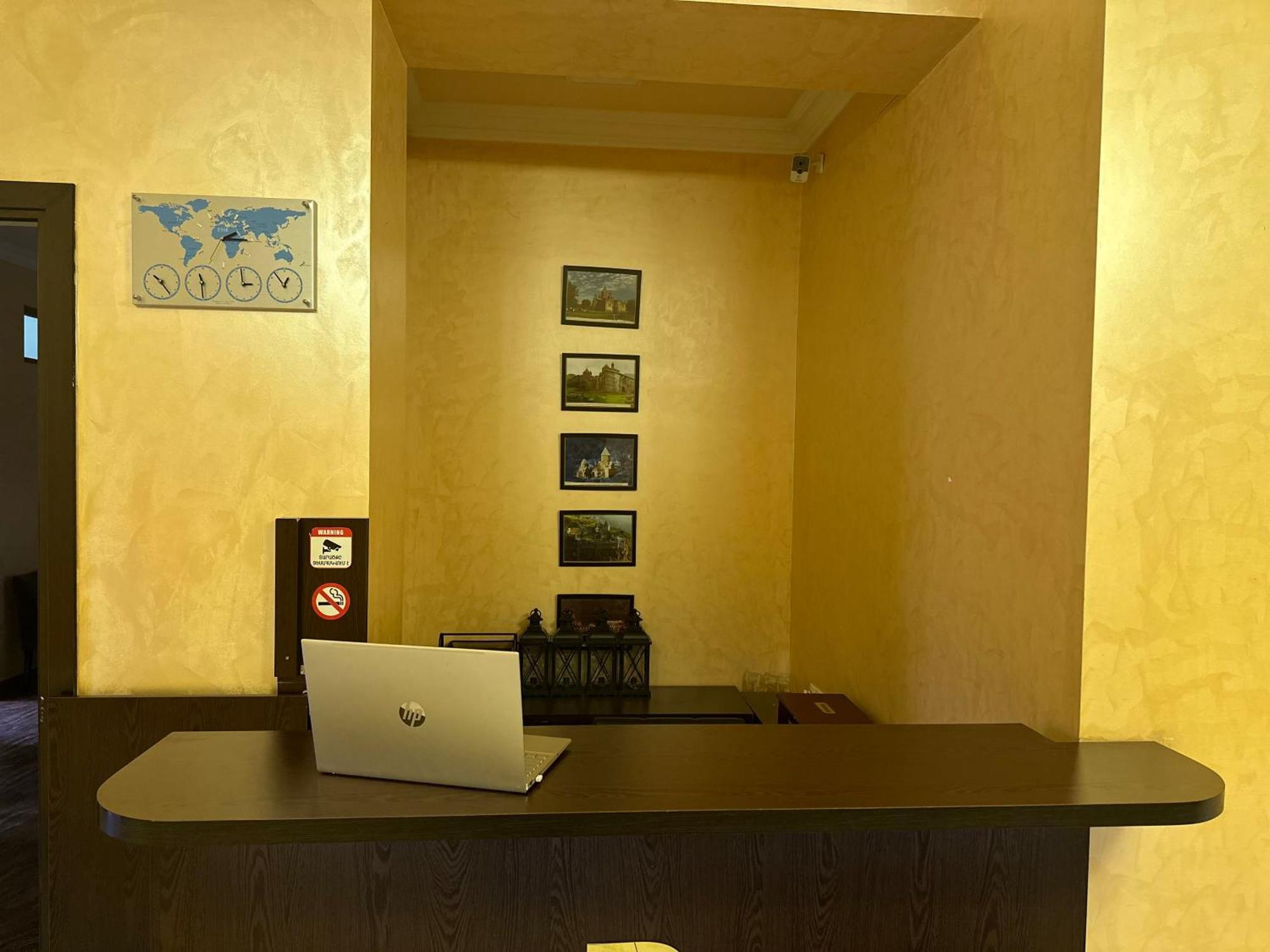 Express Hotel Erévan Extérieur photo
